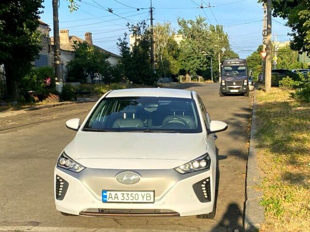 Белый Хендай Ioniq, объемом двигателя 0 л и пробегом 130 тыс. км за 15000 $, фото 1 на Automoto.ua