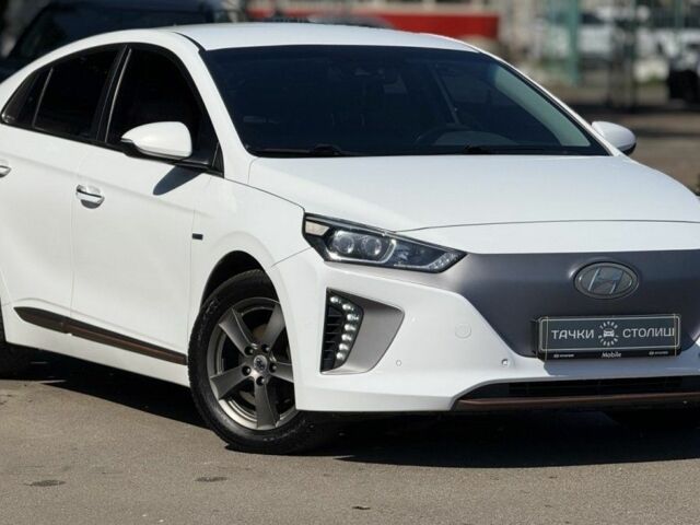 Білий Хендай Ioniq, об'ємом двигуна 0 л та пробігом 190 тис. км за 11600 $, фото 1 на Automoto.ua