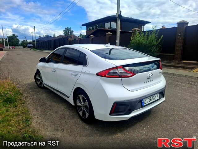 Белый Хендай Ioniq, объемом двигателя 0 л и пробегом 165 тыс. км за 13500 $, фото 1 на Automoto.ua
