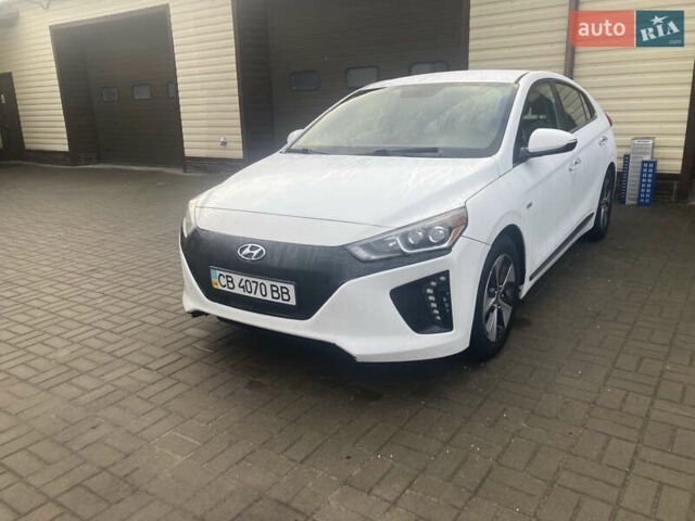 Білий Хендай Ioniq, об'ємом двигуна 0 л та пробігом 198 тис. км за 8800 $, фото 1 на Automoto.ua