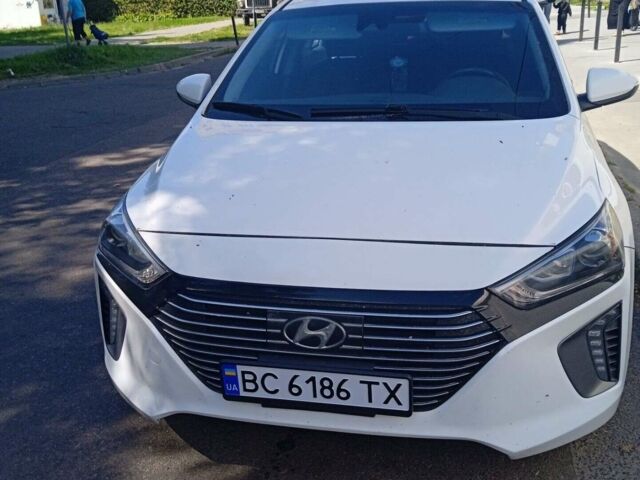 Білий Хендай Ioniq, об'ємом двигуна 1.58 л та пробігом 307 тис. км за 13000 $, фото 1 на Automoto.ua