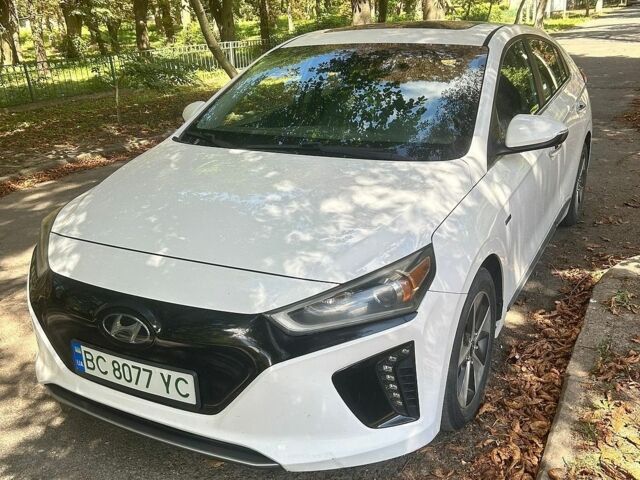 Білий Хендай Ioniq, об'ємом двигуна 0 л та пробігом 116 тис. км за 13300 $, фото 1 на Automoto.ua