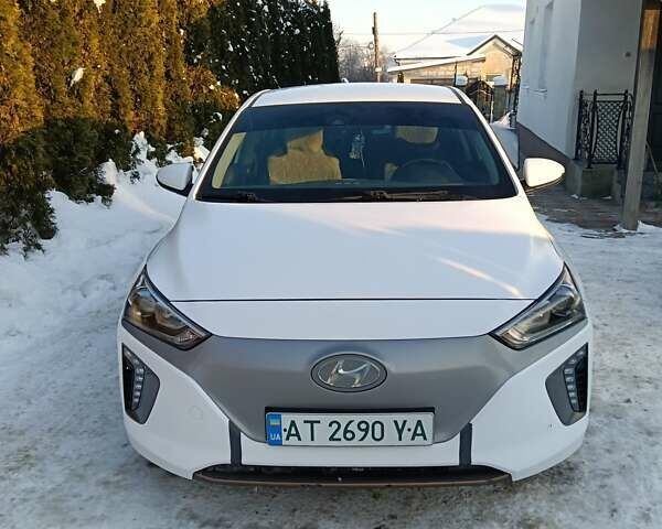 Білий Хендай Ioniq, об'ємом двигуна 0 л та пробігом 170 тис. км за 12000 $, фото 1 на Automoto.ua
