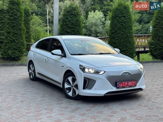 Белый Хендай Ioniq, объемом двигателя 0 л и пробегом 115 тыс. км за 12900 $, фото 1 на Automoto.ua