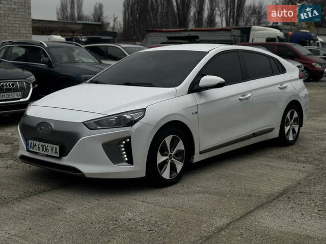 Белый Хендай Ioniq, объемом двигателя 0 л и пробегом 118 тыс. км за 10750 $, фото 1 на Automoto.ua