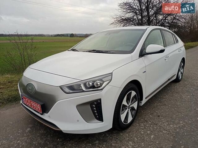 Белый Хендай Ioniq, объемом двигателя 0 л и пробегом 102 тыс. км за 12650 $, фото 1 на Automoto.ua