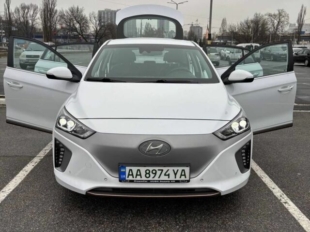 Білий Хендай Ioniq, об'ємом двигуна 0 л та пробігом 51 тис. км за 15172 $, фото 1 на Automoto.ua