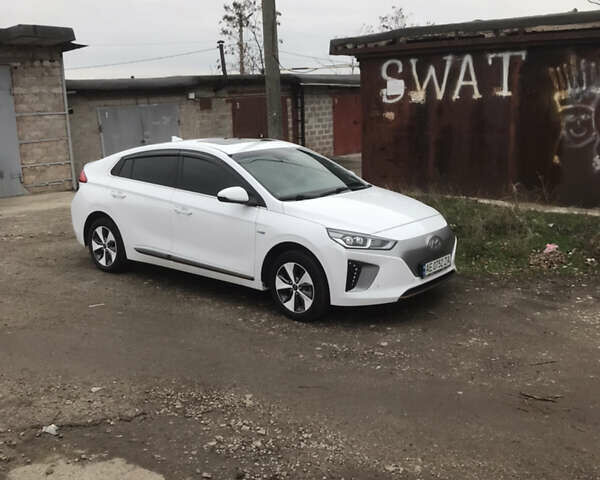 Білий Хендай Ioniq, об'ємом двигуна 0 л та пробігом 124 тис. км за 13500 $, фото 1 на Automoto.ua