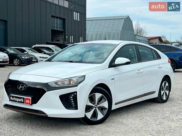 Белый Хендай Ioniq, объемом двигателя 0 л и пробегом 94 тыс. км за 14440 $, фото 1 на Automoto.ua