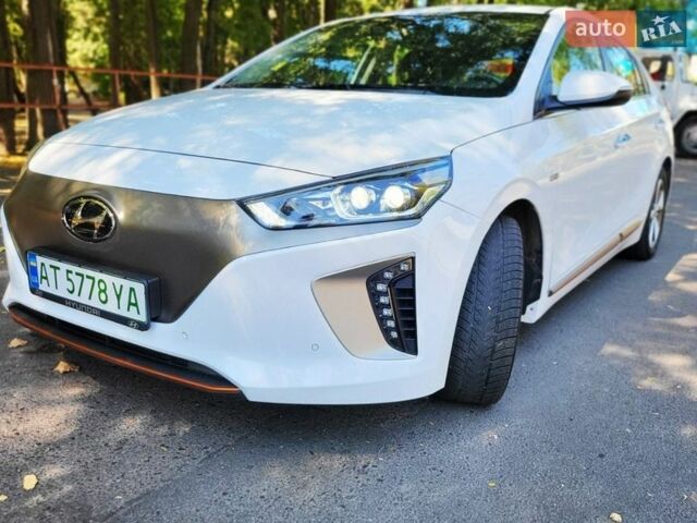 Білий Хендай Ioniq, об'ємом двигуна 0 л та пробігом 232 тис. км за 10400 $, фото 1 на Automoto.ua