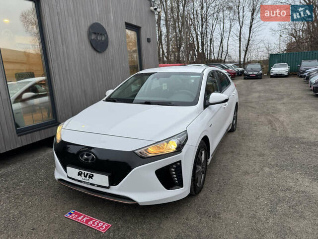 Белый Хендай Ioniq, объемом двигателя 0 л и пробегом 156 тыс. км за 11600 $, фото 1 на Automoto.ua