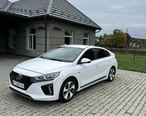 Белый Хендай Ioniq, объемом двигателя 0 л и пробегом 160 тыс. км за 11850 $, фото 1 на Automoto.ua
