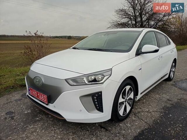 Белый Хендай Ioniq, объемом двигателя 0 л и пробегом 118 тыс. км за 11850 $, фото 1 на Automoto.ua