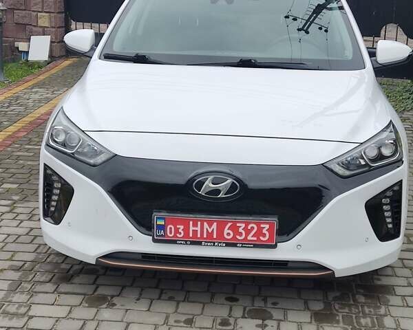Белый Хендай Ioniq, объемом двигателя 0 л и пробегом 124 тыс. км за 13500 $, фото 1 на Automoto.ua