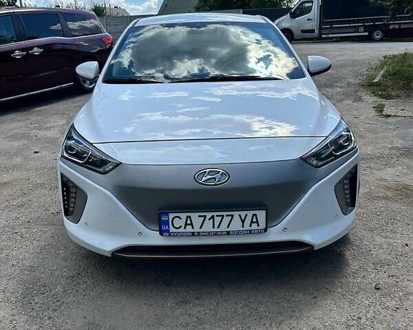 Білий Хендай Ioniq, об'ємом двигуна 0 л та пробігом 108 тис. км за 13500 $, фото 1 на Automoto.ua