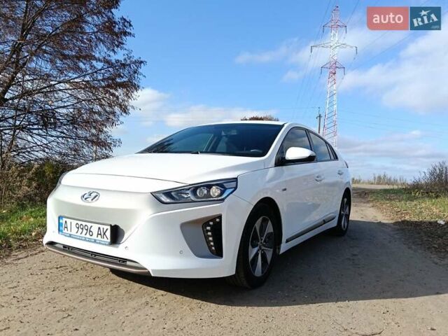 Белый Хендай Ioniq, объемом двигателя 0 л и пробегом 119 тыс. км за 12700 $, фото 1 на Automoto.ua