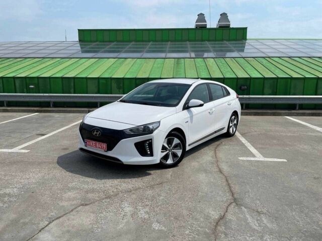 Белый Хендай Ioniq, объемом двигателя 0 л и пробегом 158 тыс. км за 12700 $, фото 1 на Automoto.ua