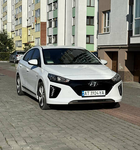 Белый Хендай Ioniq, объемом двигателя 0 л и пробегом 130 тыс. км за 13000 $, фото 1 на Automoto.ua