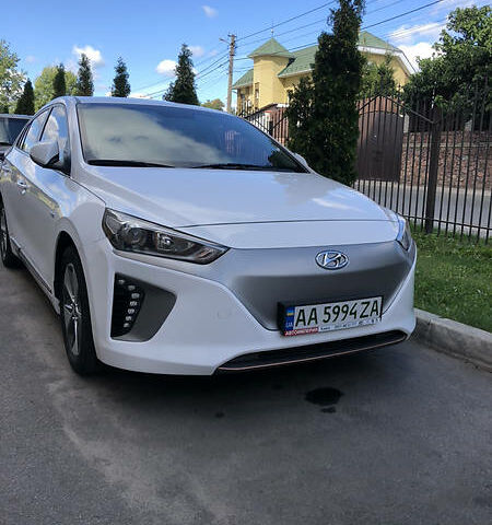 Белый Хендай Ioniq, объемом двигателя 0 л и пробегом 75 тыс. км за 18750 $, фото 1 на Automoto.ua