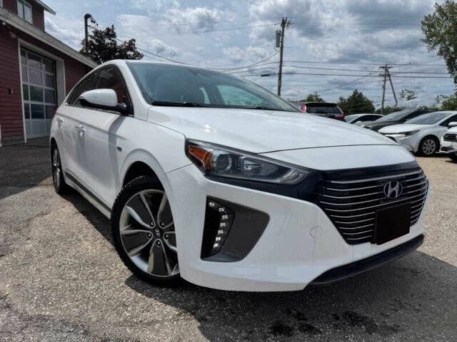 Белый Хендай Ioniq, объемом двигателя 1.6 л и пробегом 45 тыс. км за 9000 $, фото 1 на Automoto.ua