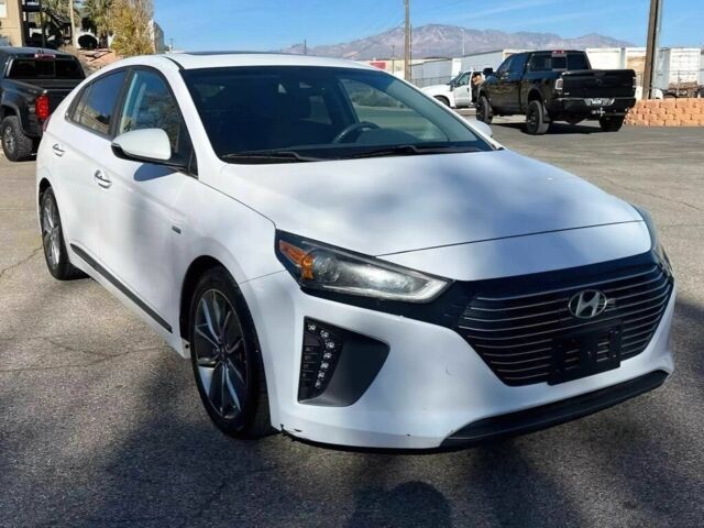 Белый Хендай Ioniq, объемом двигателя 1.6 л и пробегом 66 тыс. км за 292 $, фото 1 на Automoto.ua