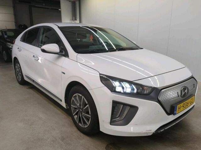 Белый Хендай Ioniq, объемом двигателя 0 л и пробегом 154 тыс. км за 14500 $, фото 1 на Automoto.ua