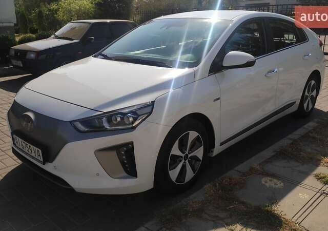 Белый Хендай Ioniq, объемом двигателя 0 л и пробегом 124 тыс. км за 15000 $, фото 1 на Automoto.ua