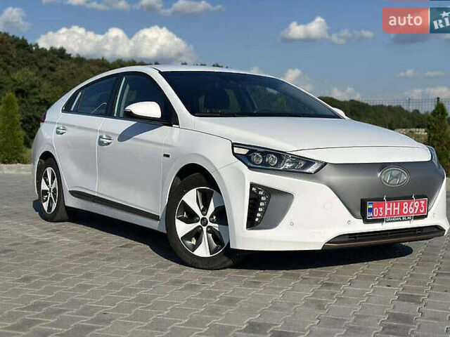 Білий Хендай Ioniq, об'ємом двигуна 0 л та пробігом 97 тис. км за 10250 $, фото 1 на Automoto.ua