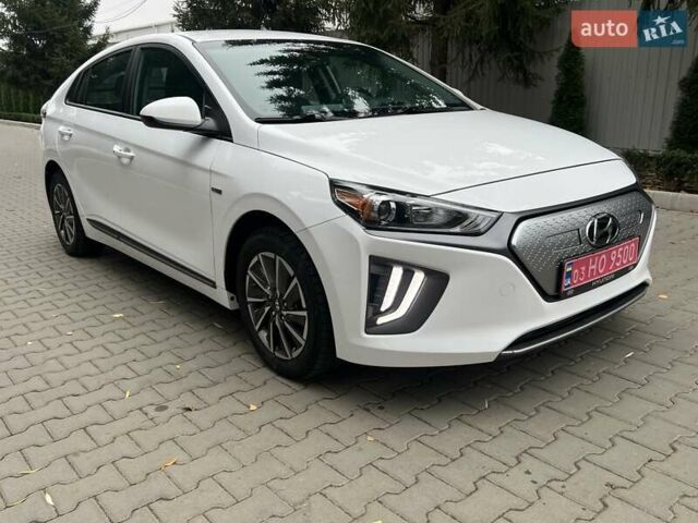 Белый Хендай Ioniq, объемом двигателя 0 л и пробегом 66 тыс. км за 14900 $, фото 1 на Automoto.ua