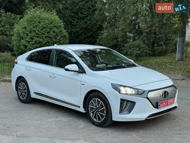 Белый Хендай Ioniq, объемом двигателя 0 л и пробегом 155 тыс. км за 15500 $, фото 1 на Automoto.ua
