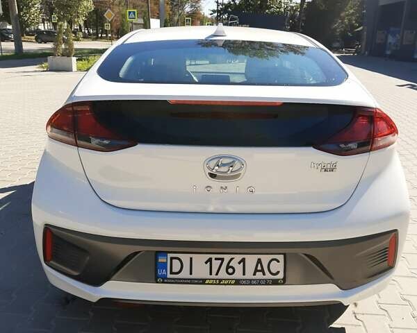 Білий Хендай Ioniq, об'ємом двигуна 1.58 л та пробігом 56 тис. км за 19200 $, фото 1 на Automoto.ua