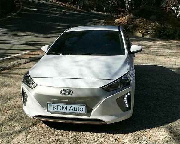 Білий Хендай Ioniq, об'ємом двигуна 0 л та пробігом 40 тис. км за 23400 $, фото 1 на Automoto.ua