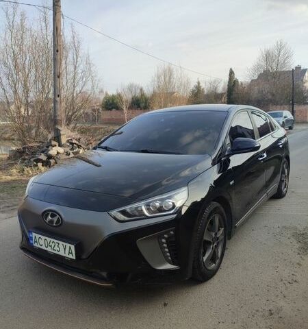 Черный Хендай Ioniq, объемом двигателя 0 л и пробегом 192 тыс. км за 12000 $, фото 1 на Automoto.ua
