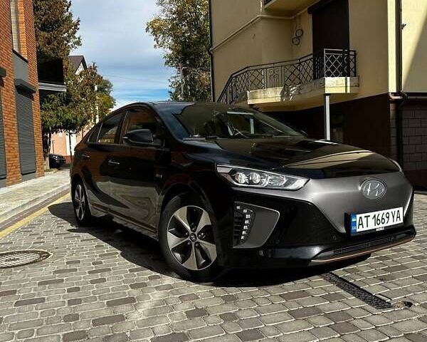 Черный Хендай Ioniq, объемом двигателя 0 л и пробегом 137 тыс. км за 12990 $, фото 1 на Automoto.ua