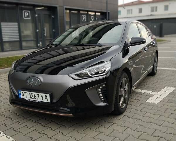 Черный Хендай Ioniq, объемом двигателя 0 л и пробегом 135 тыс. км за 12800 $, фото 1 на Automoto.ua