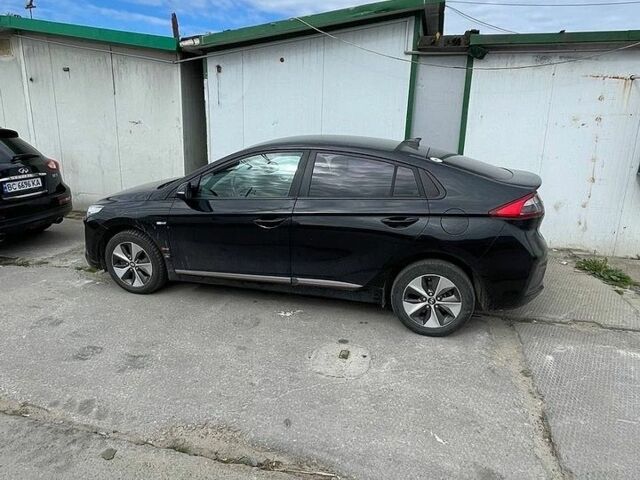 Чорний Хендай Ioniq, об'ємом двигуна 0 л та пробігом 200 тис. км за 10000 $, фото 1 на Automoto.ua