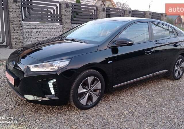 Черный Хендай Ioniq, объемом двигателя 0 л и пробегом 109 тыс. км за 12150 $, фото 1 на Automoto.ua