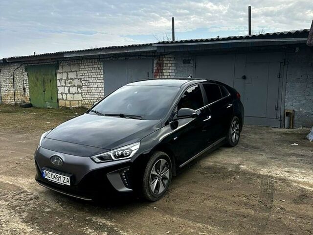 Черный Хендай Ioniq, объемом двигателя 0 л и пробегом 140 тыс. км за 14100 $, фото 1 на Automoto.ua