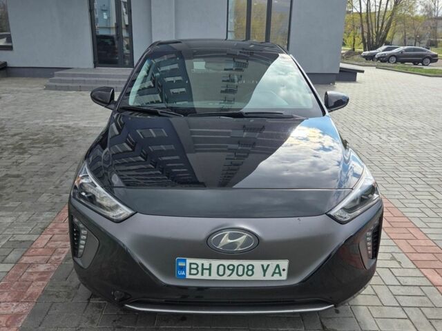Чорний Хендай Ioniq, об'ємом двигуна 0 л та пробігом 182 тис. км за 11500 $, фото 1 на Automoto.ua