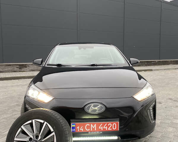 Черный Хендай Ioniq, объемом двигателя 0 л и пробегом 128 тыс. км за 12300 $, фото 1 на Automoto.ua