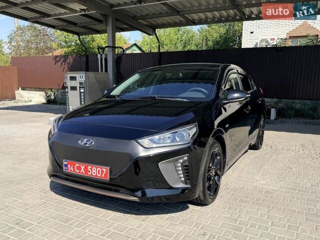 Черный Хендай Ioniq, объемом двигателя 0 л и пробегом 120 тыс. км за 12550 $, фото 1 на Automoto.ua