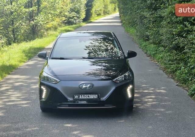 Черный Хендай Ioniq, объемом двигателя 0 л и пробегом 118 тыс. км за 14900 $, фото 1 на Automoto.ua