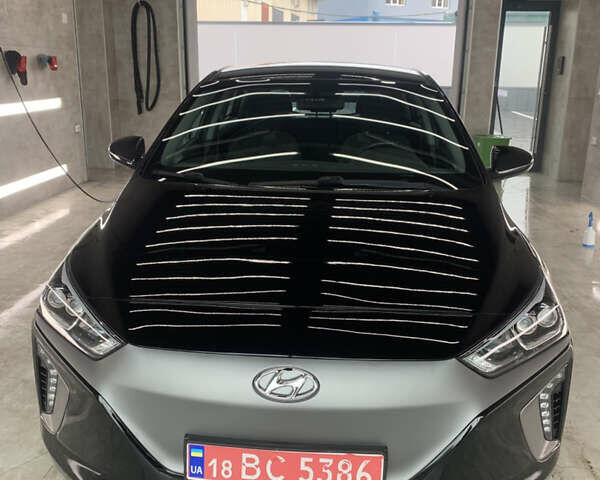 Черный Хендай Ioniq, объемом двигателя 0 л и пробегом 73 тыс. км за 12999 $, фото 1 на Automoto.ua
