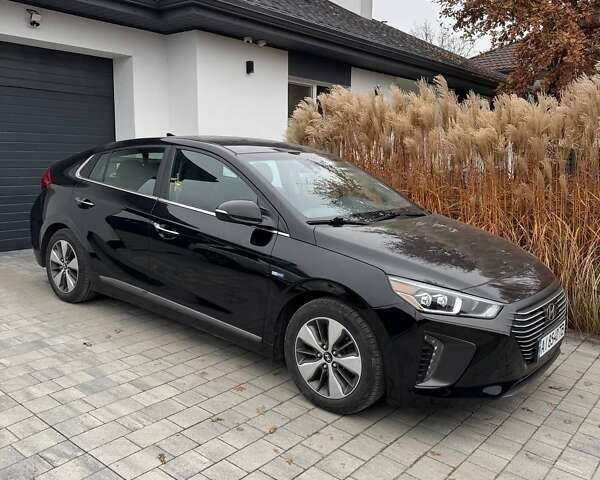 Черный Хендай Ioniq, объемом двигателя 1.6 л и пробегом 139 тыс. км за 16000 $, фото 1 на Automoto.ua