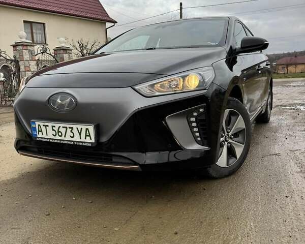 Черный Хендай Ioniq, объемом двигателя 0 л и пробегом 93 тыс. км за 12200 $, фото 1 на Automoto.ua