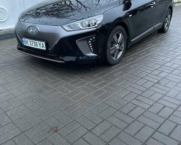 Чорний Хендай Ioniq, об'ємом двигуна 0 л та пробігом 183 тис. км за 11400 $, фото 1 на Automoto.ua