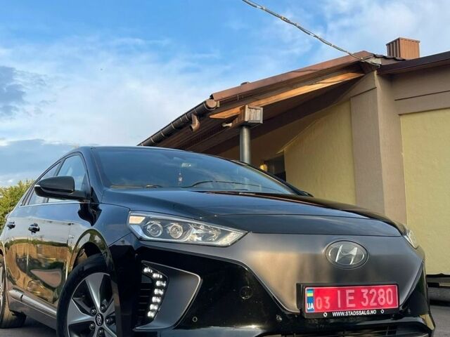Черный Хендай Ioniq, объемом двигателя 0 л и пробегом 95 тыс. км за 14200 $, фото 1 на Automoto.ua