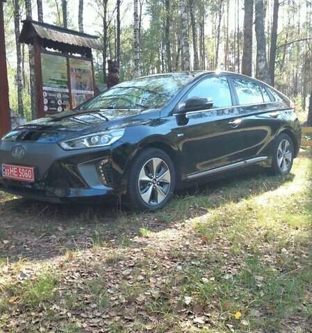 Черный Хендай Ioniq, объемом двигателя 0 л и пробегом 161 тыс. км за 12500 $, фото 1 на Automoto.ua
