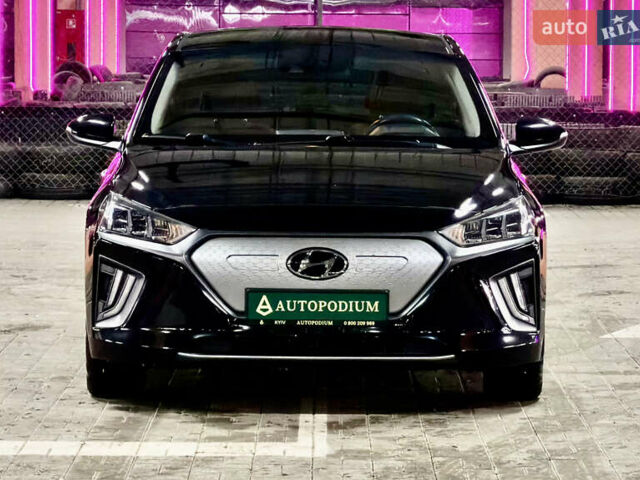 Черный Хендай Ioniq, объемом двигателя 0 л и пробегом 103 тыс. км за 15800 $, фото 1 на Automoto.ua