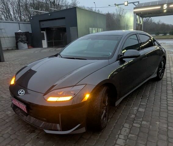 Черный Хендай Ioniq, объемом двигателя 0 л и пробегом 56 тыс. км за 27500 $, фото 1 на Automoto.ua